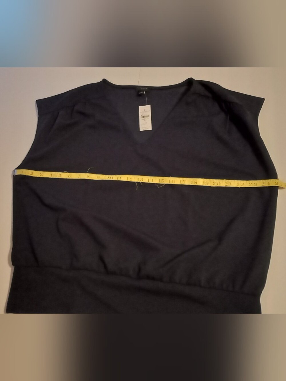 Ann Taylor Women's V-Neck in Navy Blue